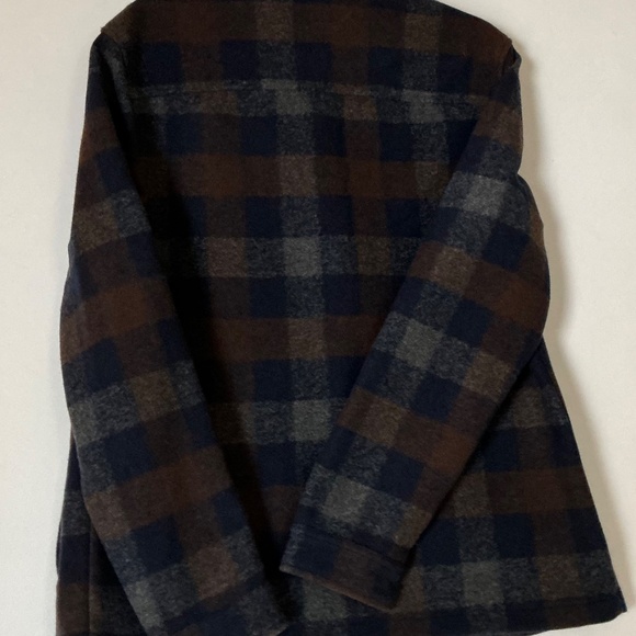 Men’s Milbank Flag & Anthem chore Shacket. NWOT navy and blue size small - Picture 4 of 4